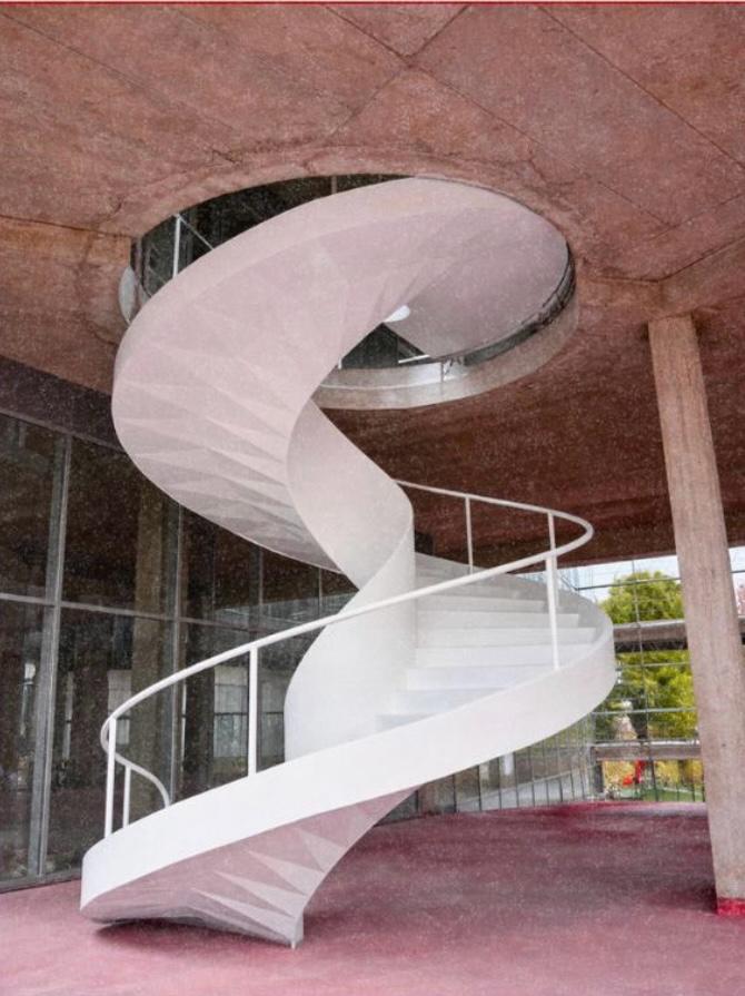 Shkallë Spirale Monumentale